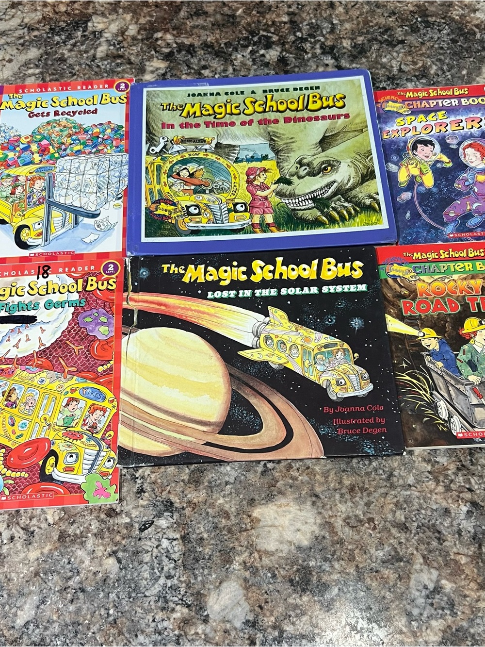 The Magic School Bus Kids Book Set - Yellow with Colorful Covers